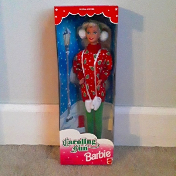 1995 Caroling Fun Barbie - Picture 1 of 4
